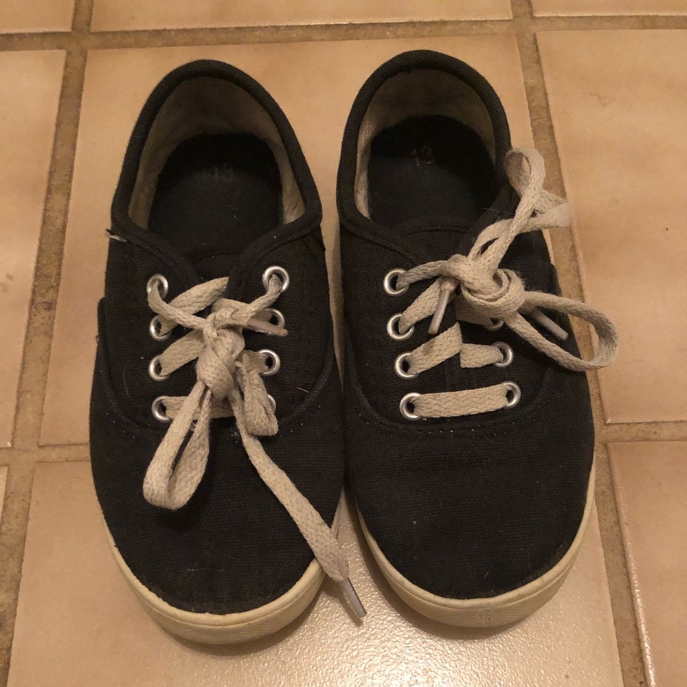 Blue sneakers size 13